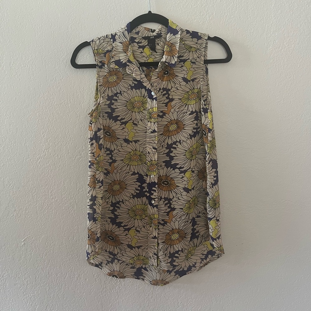 H&M Floral Sleeveless Button Blouse